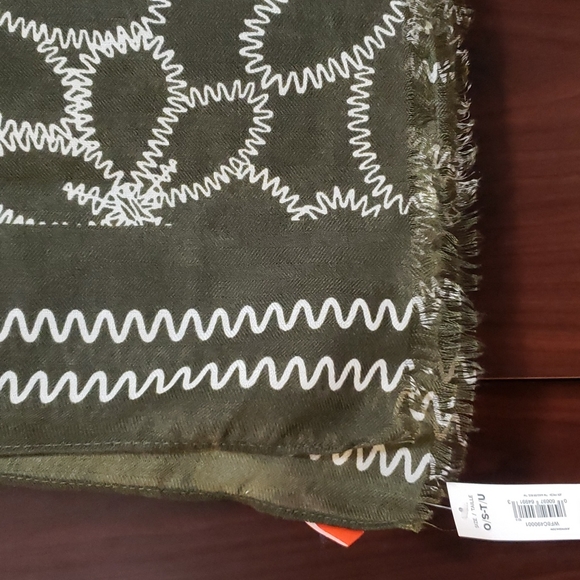 2/$20 or 3/$29 - Olive green/white Shawl or Scarf - Picture 2 of 4